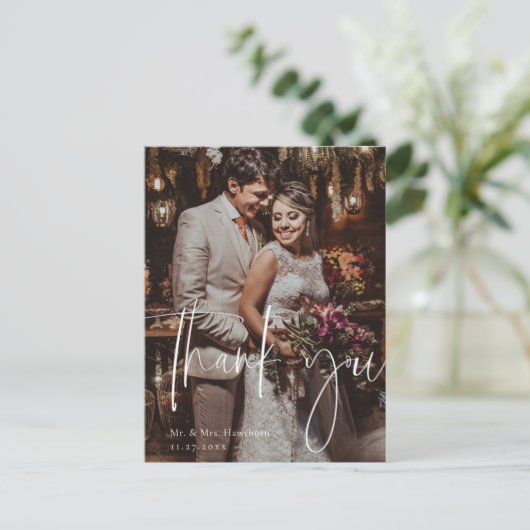Modernes Script Wedding Foto Vielen Dank Postkarte (Stehend Vorderseite)
