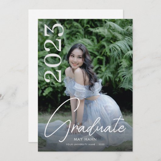 Modernes Script White Foto Abschluss Einladung (Vorne/Hinten)