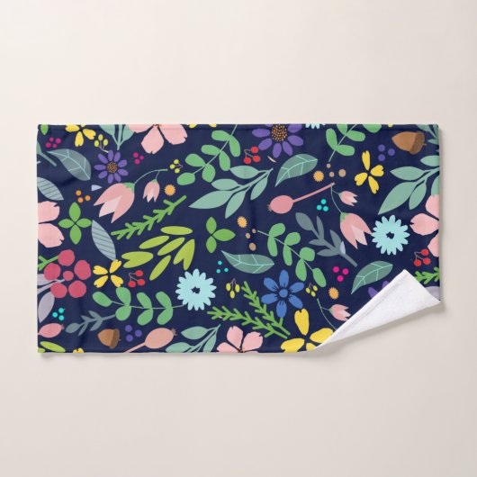 Modernes Set mit Blumenbadewanne (Handtuch)