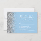 Modernes Silver Glitzer Edge Pastel Blue RSVP Karte (Vorderseite)