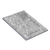 Modernes Silver Glitzer Metallic Monogram Script Notizblock (Rechte Seite)