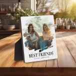 Modernes SImple Best Friends Foto & Name Fotoplatte<br><div class="desc">Moderne,  personalisierte Freundinnen Foto-Plakette mit einem maßgeschneiderten Bild von Ihnen und Ihren Geschichten,  den Text 'BEST FRIENDS' und Ihren Namen. Jede BESTE FREUNDIN würde Liebe haben,  diese wunderschöne Tafel zu erhalten,  die sie mit Liebe in ihrer Zuhause zeigen könnten.</div>