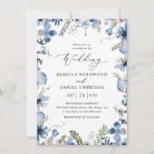 Modernes Skript Dusty Blue Flowers Hochzeit Einladung (Vorderseite)
