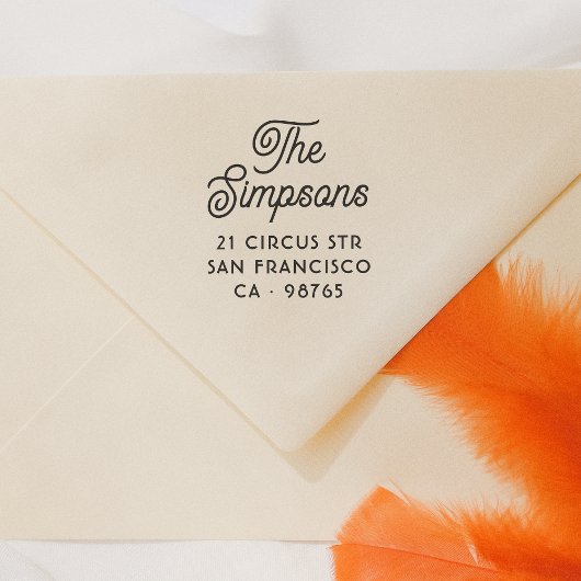 Modernes Skript Einfache Familienname und Rücksend Gummistempel