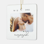 Modernes Skript Elegantes Foto Verlobung Keepake Keramikornament (Links)