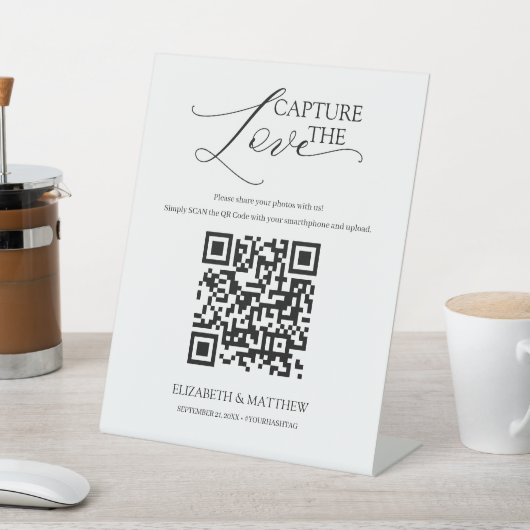 Modernes Skript erfassen die Liebe mit QR-Code Sockelschild (In SItu)