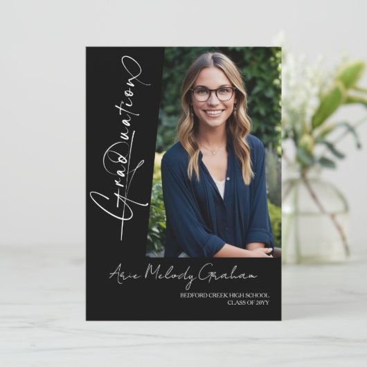 Modernes Skript-Foto-Abschluss Einladung (Stehend Vorderseite)