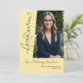 Modernes Skript-Foto-Abschluss Einladung (Stehend Vorderseite)