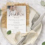 Modernes Skript-Foto-Hochzeitmenü Einladung<br><div class="desc">Printable Digital Dwnload oder Printed Modern Script Foto Wedding Menu. Ein elegantes Design mit einem Foto an der Oberseite hinter einer abgestuften Farbschicht,  wobei der Text teilweise über dem Bild am unteren Rand liegt. Der Haupt-Header ist in einem stilvollen Set-Skript und die Erholung des Textes können Sie leicht personalisieren.</div>