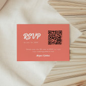 Modernes Skript Pink Coral QR Code Hochzeit RSVP Karte