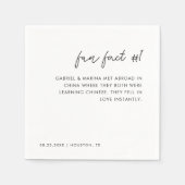 Modernes Skript Schwarz und Weiß Fun Fakt # 1 Hoch Serviette (Vorderseite)