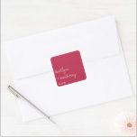 Modernes Skript Viva Magenta Minimalistische Hochz Quadratischer Aufkleber<br><div class="desc">Feiern Sie stilvoll mit diesen modernen und sehr trendigen Hochzeitsaufklebern. Dieses Design lässt sich leicht mit Ihrer speziellen Veranstaltungssprache personalisieren und Ihre Gäste werden begeistert sein,  wenn sie diese fabelhaften Aufkleber erhalten. Matching-Elemente finden Sie in der Auflistung.</div>