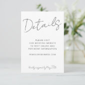Modernes Skript White Wedding Website Details QR RSVP Karte (Stehend Vorderseite)