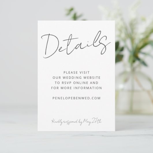 Modernes Skript White Wedding Website Details QR RSVP Karte (Stehend Vorderseite)