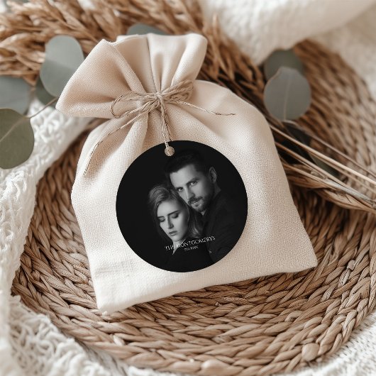 Modernes skriptives Schwarz-Weiß-Foto Geschenkanhänger