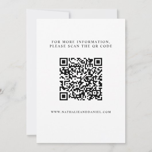 Modernes Skriptschwarz und Weiß QR-Code Hochzeit Save The Date (Rückseite)