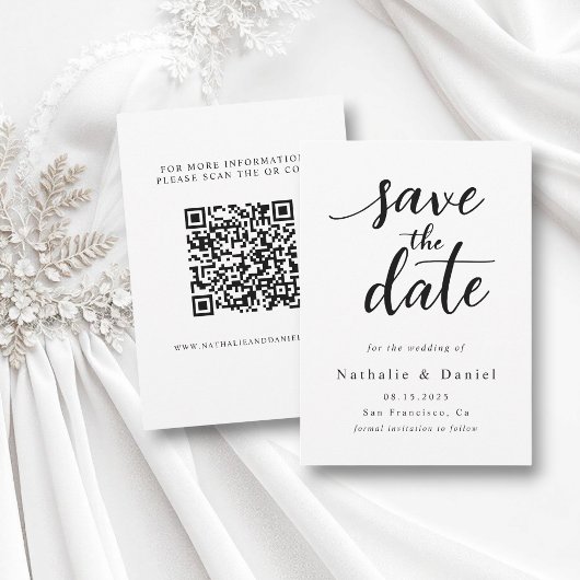 Modernes Skriptschwarz und Weiß QR-Code Hochzeit Save The Date
