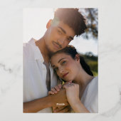 Modernes Slate Gray Monogram Foto Wedding Gold Folieneinladung (Rückseite)