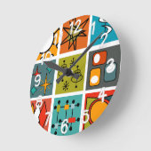 Modernes Smorgasbord aus dem Mittelalter Runde Wanduhr (Winkel)