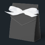 Modernes Solid Midnight Black Simple Chic Elegante Geschenkschachtel<br><div class="desc">Moderne Solid Midnight Black Simple Chic Elegant Fevor Boxes verfügt über ein modernes solides Mitternachtsschwarz. Perfekt für den Valentinstag,  den Frauentag,  den Muttertag,  Geburtstagspartys,  Jubiläum,  Hochzeiten,  Brautpartys,  Babyduschen und vieles mehr. Erstellt von Evco Studio www.zazzle.com/store/evcostudio</div>