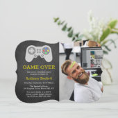 Modernes Spiel über Foto Bachelor Party Einladunge Einladung (Stehend Vorderseite)