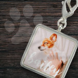 Modernes, spielerisches Foto Charm<br><div class="desc">Dieses einfache und klassische Design besteht aus Serifentypografie und fügt ein individuelles Foto Ihres Haustieres hinzu.</div>