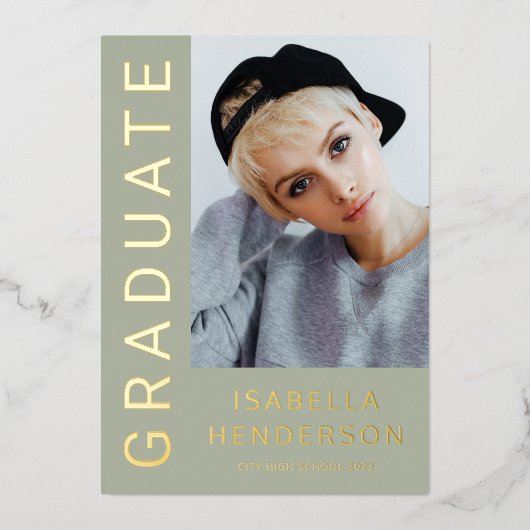 Modernes, stilvolles 2 Foto Abschluss Sage Green G Folieneinladung (Vorderseite)