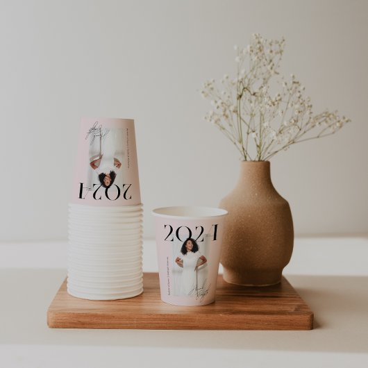 Modernes, stilvolles Magazin | ABSCHLUSS FOTO Pappbecher