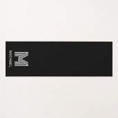 Modernes, stilvolles Monogram Simple Sleek Black Yogamatte (Vorderseite (Horizontal))