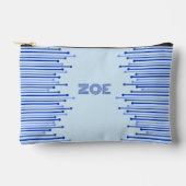 Modernes Streifenmuster auf hellblau personalisier Zubehörtasche (Vorderseite)