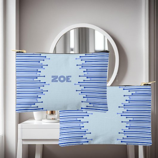 Modernes Streifenmuster auf hellblau personalisier Zubehörtasche