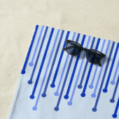 Modernes Streifenmuster auf hellblau Strandtuch (Beispiel)