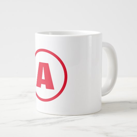 Modernes, stylisches Monogram Red Initial Letter W Jumbo-Tasse (Vorderseite Rechts)