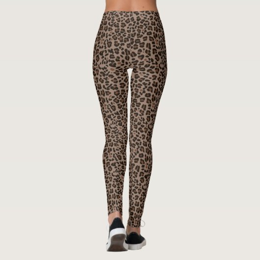 Modernes Tierleopard-Muster in dunkelbrauner Farbe Leggings (Rückseite)