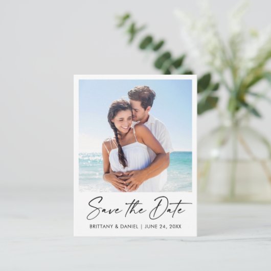 Modernes Tintenpatronenkalligraphie Save the Date Postkarte (Stehend Vorderseite)