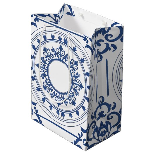 Modernes trendiges Blue White Chinoiserie Blume Pa Mittlere Geschenktüte (Rückseite Schrägansicht)