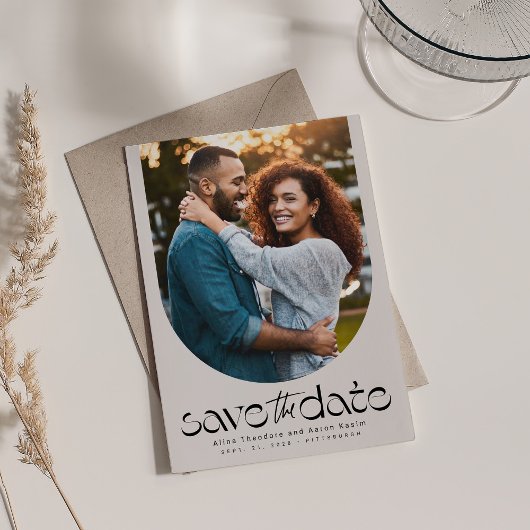 Modernes trendiges gebogenes Foto Save The Date