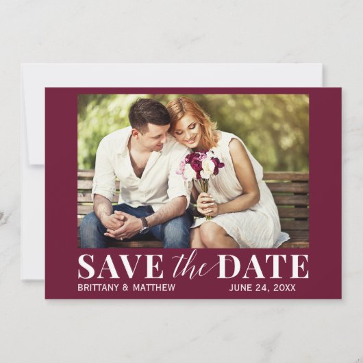 Modernes trendy Foto Burgundy Save The Date (Vorderseite)
