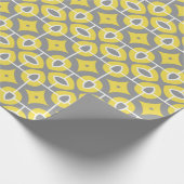 Modernes, trendy graues und weißes Mosaikmuster Geschenkpapier (Ecke)