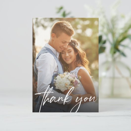 Modernes, trendy Script 2 Wedding Fotos Dankeskarte (Stehend Vorderseite)