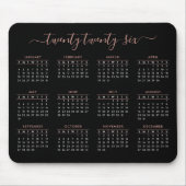 Modernes, trendy Script Black Rose Gold 2026 Kalen Mousepad (Vorne)