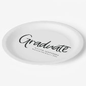 Modernes, trendy Script Black & White Abschluss Pappteller (Schrägansicht)