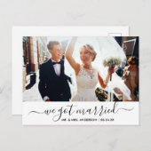 Modernes, trendy Script Wir Got Verheiratetes Foto Postkarte (Vorne/Hinten)