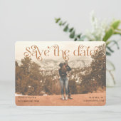 Modernes Typografie-Foto bei Hochzeiten rettet das Save The Date (Stehend Vorderseite)