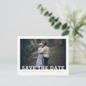 Modernes Typografie-Foto Save the Date Ankündigungspostkarte (Stehend Vorderseite)