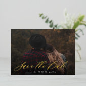 Modernes Typografie-Foto Save the Date Folieneinladung (Stehend vorne)