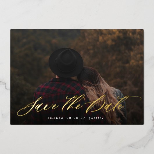 Modernes Typografie-Foto Save the Date Folieneinladung (Vorderseite)