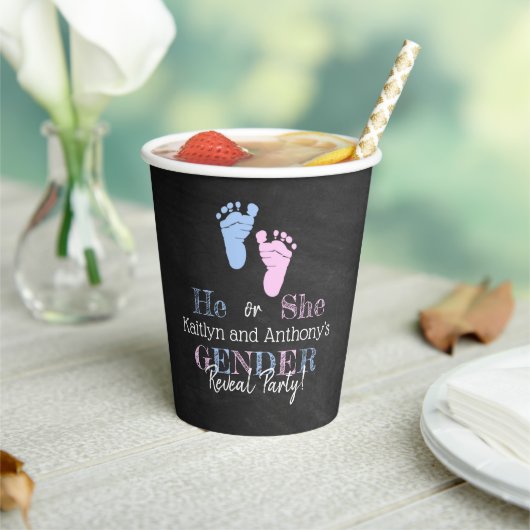 Modernes Typografie Gender Reveal Party! Babyparty Pappbecher (In Situ)