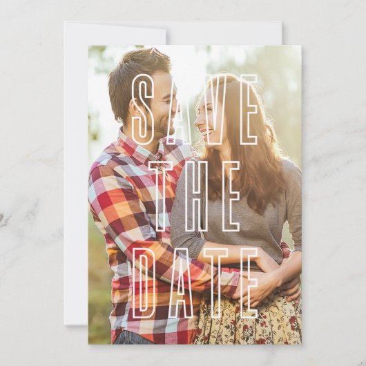 Modernes Typografie-Overlay-Foto Save the Date (Vorderseite)