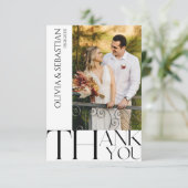 Modernes Typografy Wedding Foto Dankeskarte (Stehend Vorderseite)
